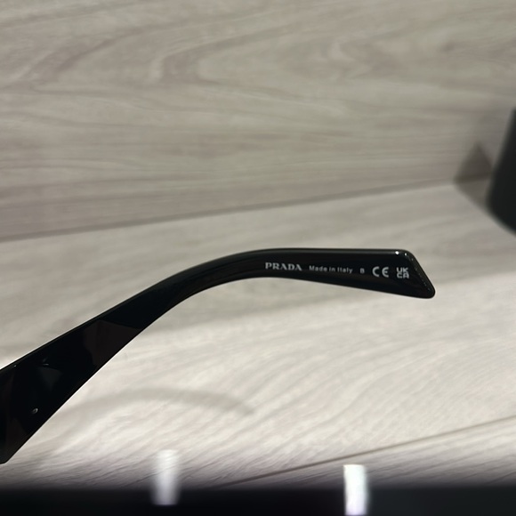 100% AUTHENTIC PRADA SUNGLASSES - Picture 5 of 6